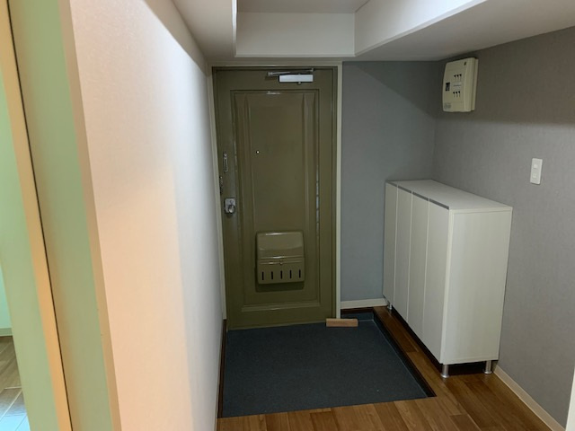 奥野マンションの玄関