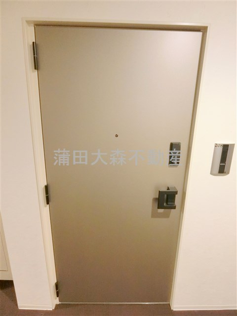 レジディア下丸子プレイスの玄関