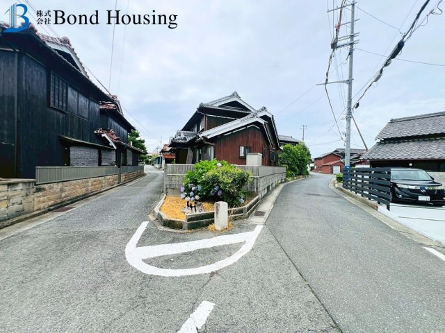 「6SLDｋ」「敷地75坪」上新地　築21年の前面道路含む現地写真