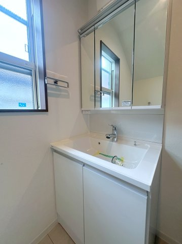 狛江市中和泉五丁目戸建の独立洗面台