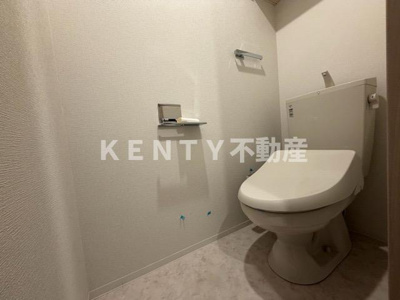 【トイレ】 | ドゥーエ梅屋敷 | 落ち着いた色調のトイレです