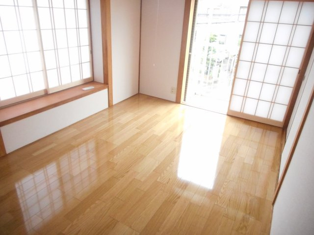 ミクターハイツの洋室