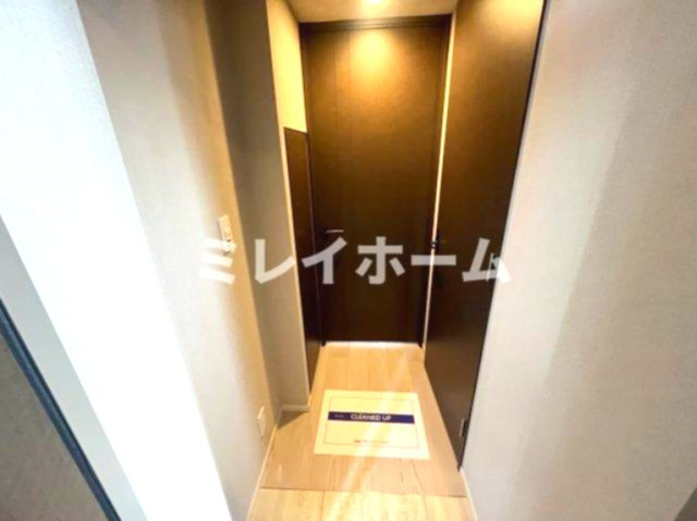 レジディア蒲田プレイスの玄関