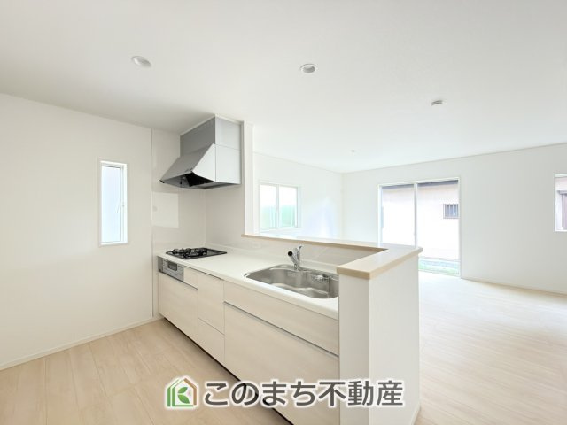 CRADLEGARDEN宇都宮市野沢町第5のキッチン|人気の対面式キッチン☆料理をしながらご家族とコミュニケーションが取れます♪