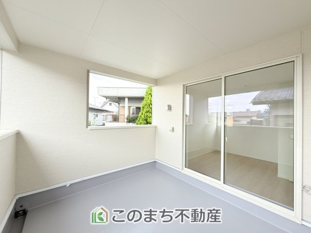 CRADLEGARDEN宇都宮市野沢町第5のバルコニー|南向きの大型バルコニーは陽当り良好で、たっぷりのお洗濯物もよく乾きます！
さらにインナーバルコニーなので雨の日でも安心してお出かけできますね♪