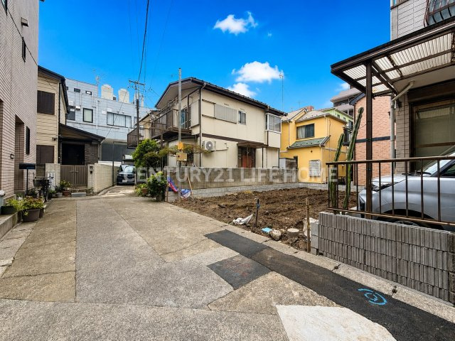 【前面道路含む現地写真】 | JR南武線「武蔵新城」新築戸建 | 前面道路含む現地写真です。2026年7月撮影
