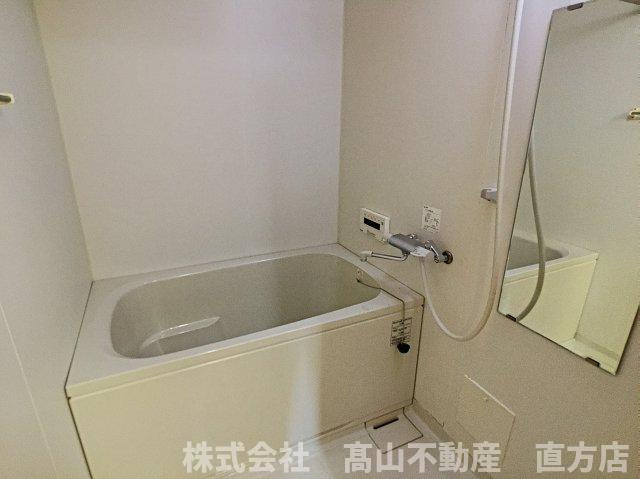 直方市大字頓野のアパートの浴室