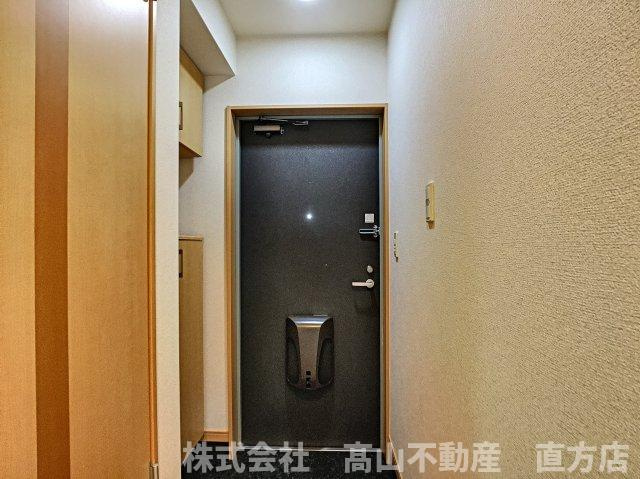 直方市大字頓野のアパートの玄関