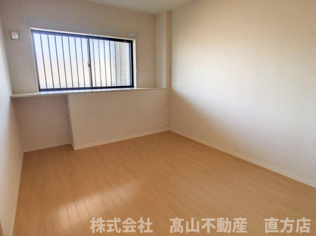 直方市大字頓野のアパートの寝室