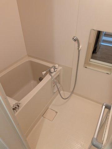 【浴室】 | ヴェルドミール | コンパクトで使いやすいお風呂です