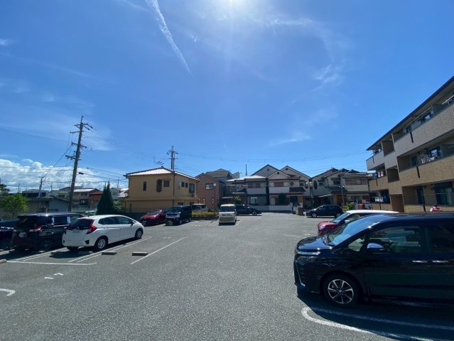 スウィート松本の駐車場