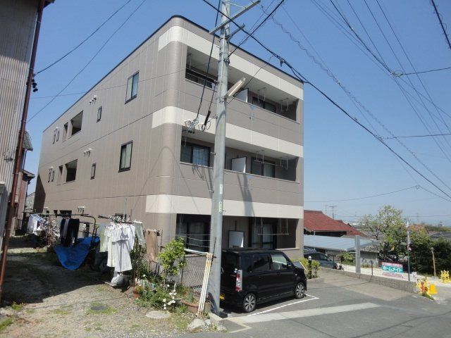 フォルクスハウスの駐車場