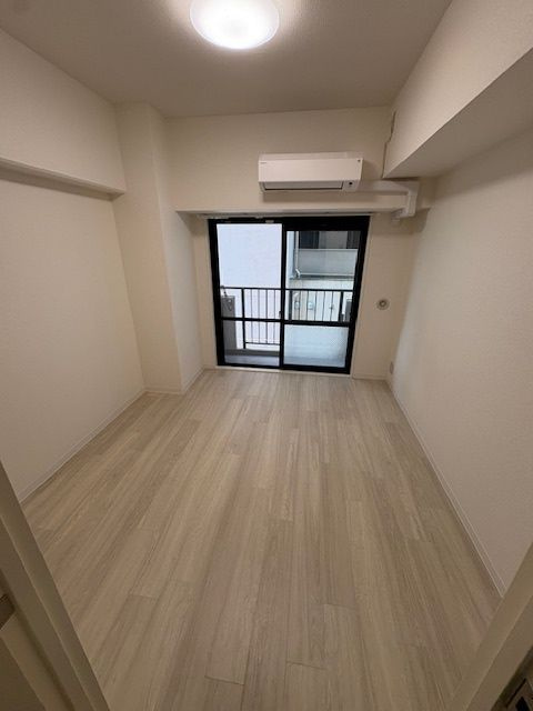 横浜市南区浦舟町１丁目の賃貸マンションの居間・リビング