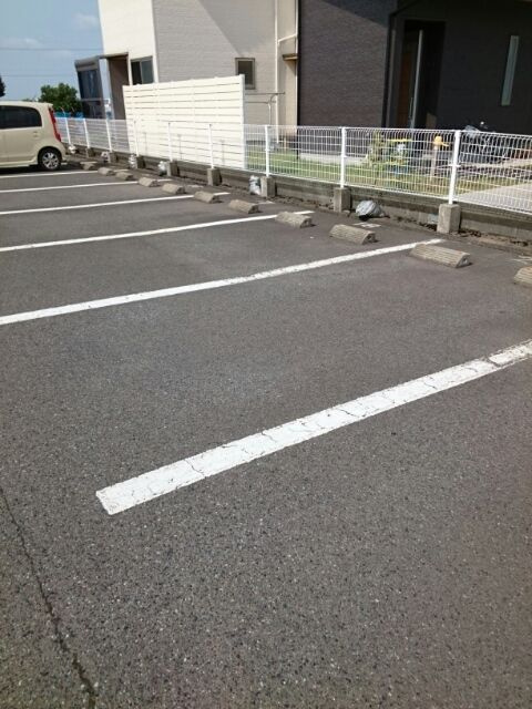 カーサ・プリーマ　Ｂの駐車場