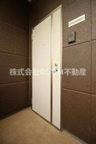 インターウエストのエントランス|建物の内部です