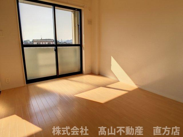 直方市大字頓野のアパートの寝室