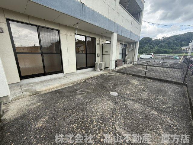 直方市大字頓野のアパートの庭