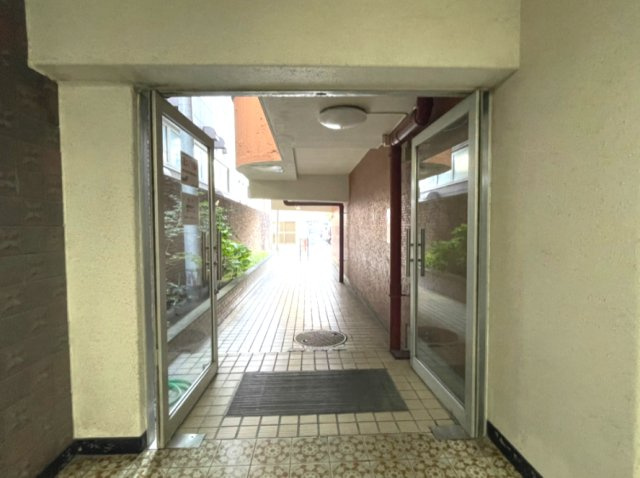 加治屋ハイツのその他共用部分|エントランスの様子です