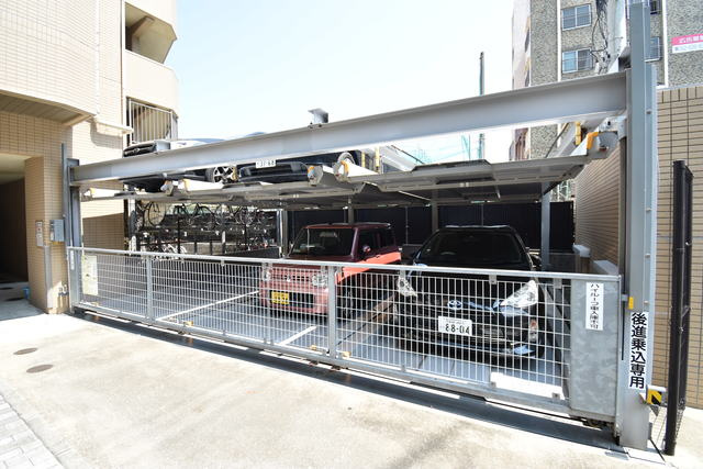 エステムコート博多・祇園ツインタワーファーストステージの駐車場