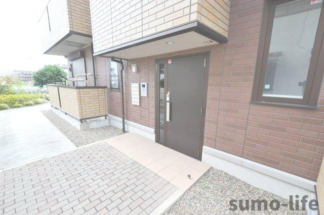 D-room yours residenceのエントランス