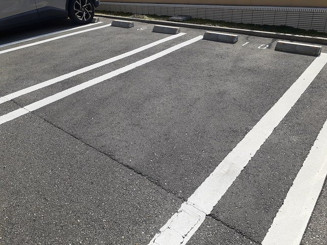 クレール姫路の駐車場