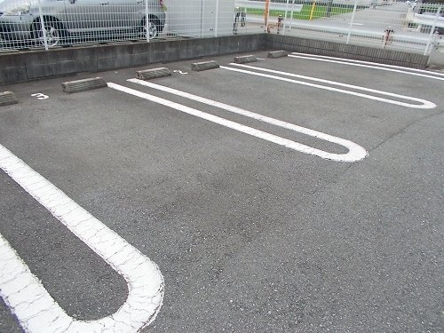 ソレアードⅡの駐車場
