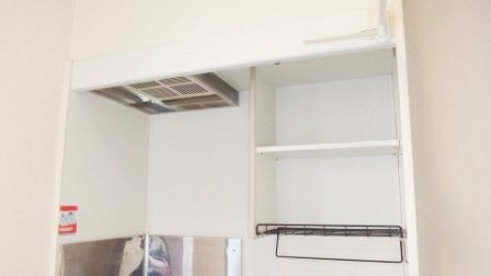 レクエールの設備|キッチン上部に棚ついています