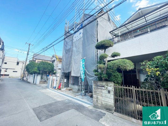 豊中市小曽根　第3期　新築一戸建ての外観|周辺は落ち着いた街並みの住宅地！子育てがしやすい住環境です！まだ未完成ですが、現地でしかわからない事もございます。是非一度ご覧ください。