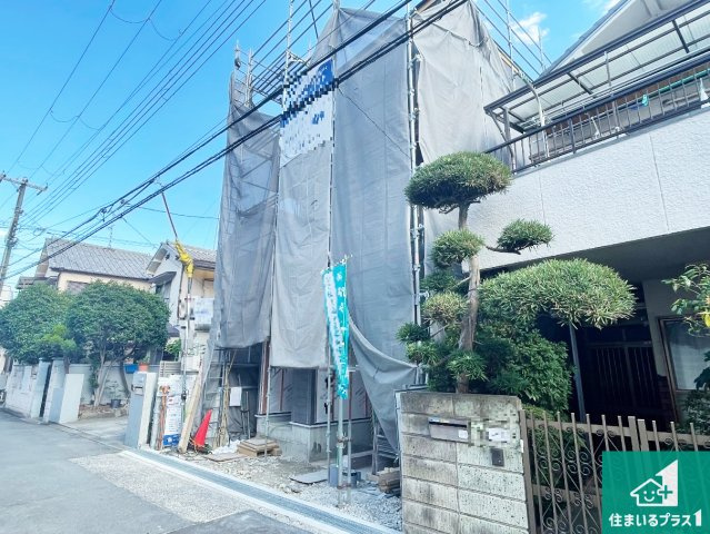 豊中市小曽根　第3期　新築一戸建ての外観|周辺は落ち着いた街並みの住宅地！子育てがしやすい住環境です！まだ未完成ですが、現地でしかわからない事もございます。是非一度ご覧ください。