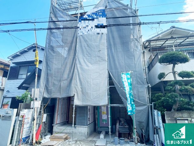 豊中市小曽根　第3期　新築一戸建ての外観|周辺は落ち着いた街並みの住宅地！子育てがしやすい住環境です！まだ未完成ですが、現地でしかわからない事もございます。是非一度ご覧ください。