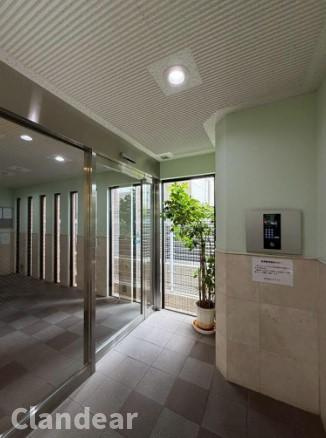 セザール第二堀切菖蒲園のエントランス|ドキドキの新生活も、安心してスタート。ぴったりの住まいを見つけませんか？クランディアが一緒に住まい選びをサポートします‼　まずは、お気軽にお問合せください　＃クランディア
