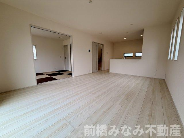 【新築】渋川市金井第19　４号棟(全４棟)　リーブルガーデン　新築建売分譲の居間・リビング|リビングです