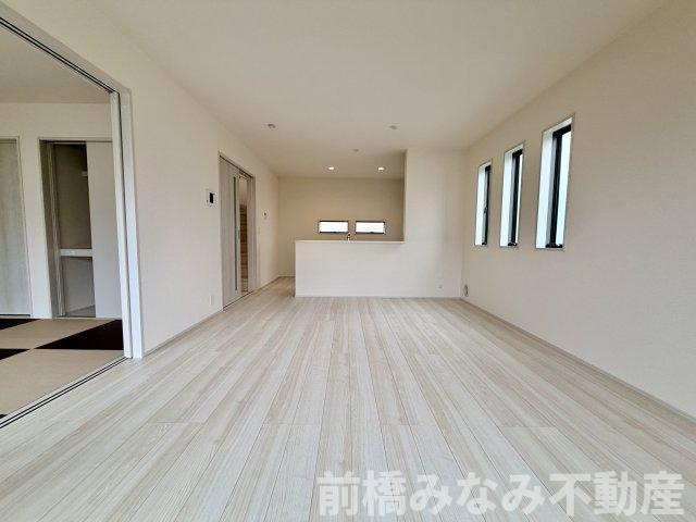 【新築】渋川市金井第19　４号棟(全４棟)　リーブルガーデン　新築建売分譲の居間・リビング|リビングです