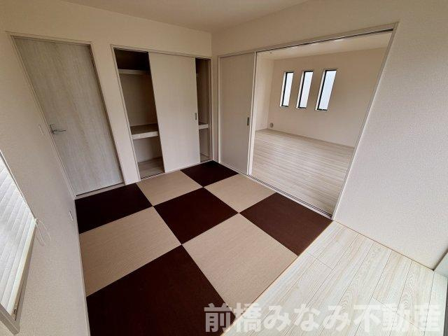 【新築】渋川市金井第19　４号棟(全４棟)　リーブルガーデン　新築建売分譲の和室|明るい和室です