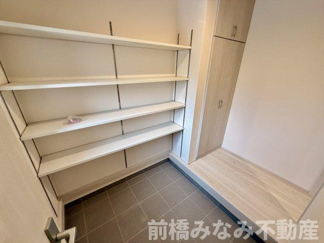 【新築】渋川市金井第19　４号棟(全４棟)　リーブルガーデン　新築建売分譲の玄関|ゆったりとした玄関です