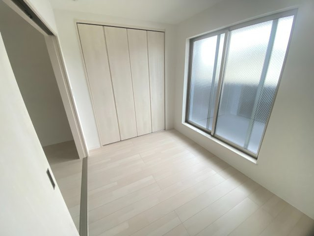 カナロア長田の洋室
