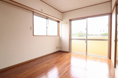 【洋室】 | キャッスル大中