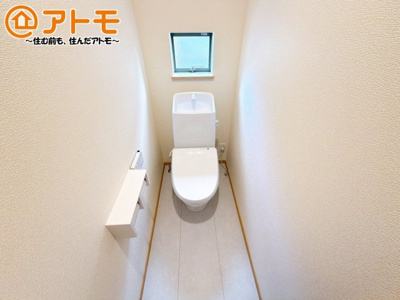 【トイレ】 | 駿東郡清水町徳倉2622番　新築一戸建て　A号棟 | ２つトイレがあるので朝も混みあわずに使うことができます！