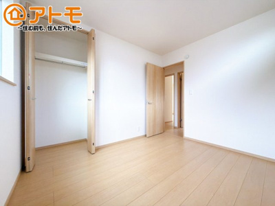 【子供部屋】 | 駿東郡清水町徳倉2622番　新築一戸建て　A号棟 | 広々使える収納付きの洋室です♪