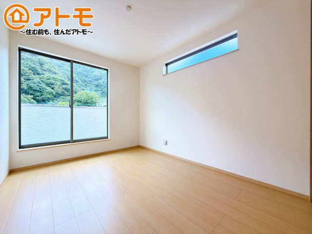 【子供部屋】 | 駿東郡清水町徳倉2622番　新築一戸建て　A号棟 | 収納豊富な洋室は使い勝手良好です！