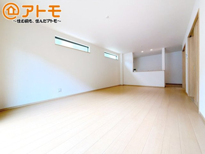 【居間・リビング】 | 駿東郡清水町徳倉2622番　新築一戸建て　A号棟 | 家族団らんのイメージは、リビングを思い浮かべませんか？リビングこそ広々とした空間が良いですね♪