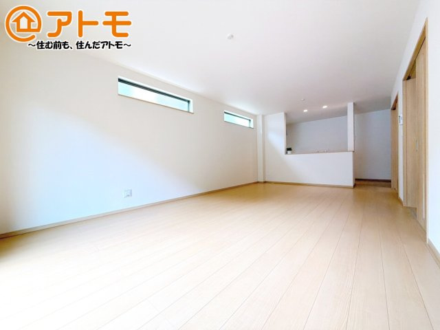 【居間・リビング】 | 駿東郡清水町徳倉2622番　新築一戸建て　A号棟 | 家族団らんのイメージは、リビングを思い浮かべませんか？リビングこそ広々とした空間が良いですね♪