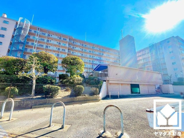 伏見日光ハイツ2号棟の外観