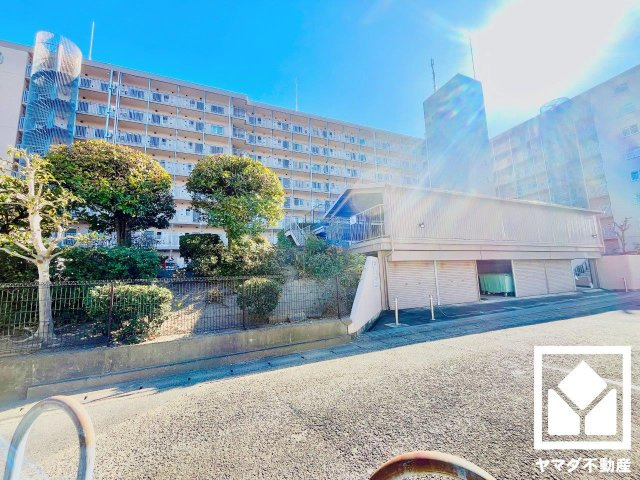 伏見日光ハイツ2号棟の外観