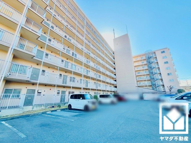 伏見日光ハイツ2号棟の外観