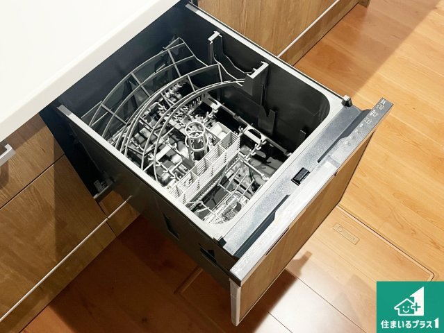 加古郡稲美町六分一　第1期　新築一戸建ての設備|食事後の一仕事、食器洗いをボタン一つでお任せできちゃいます！場所を取らないビルトイン式なので、お料理スペースもしっかり確保！