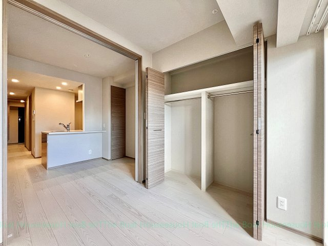 プレサンスロジェ上前津駅前　THE　RESIDENCEの洋室