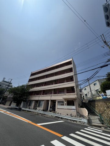 カーサ西山町の外観