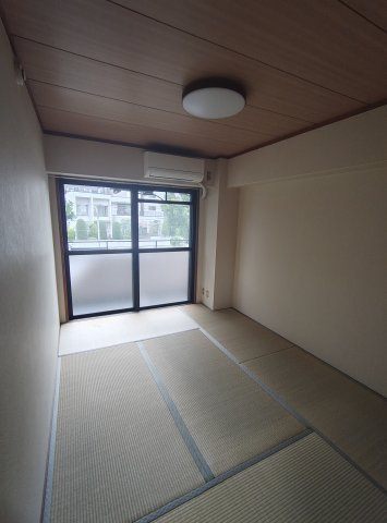 ハイツ新神戸の和室