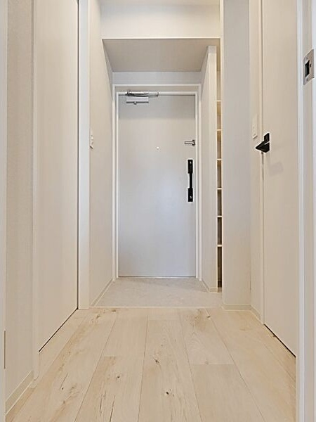 The 9th Residence Sakae Sideの玄関